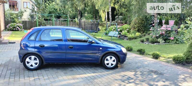 Хэтчбек Opel Corsa 2002 в Львове