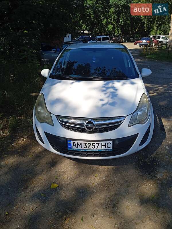 Хэтчбек Opel Corsa 2012 в Андрушевке