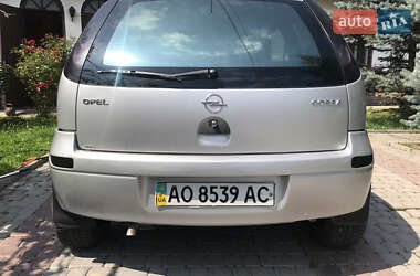 Хетчбек Opel Corsa 2001 в Сваляві