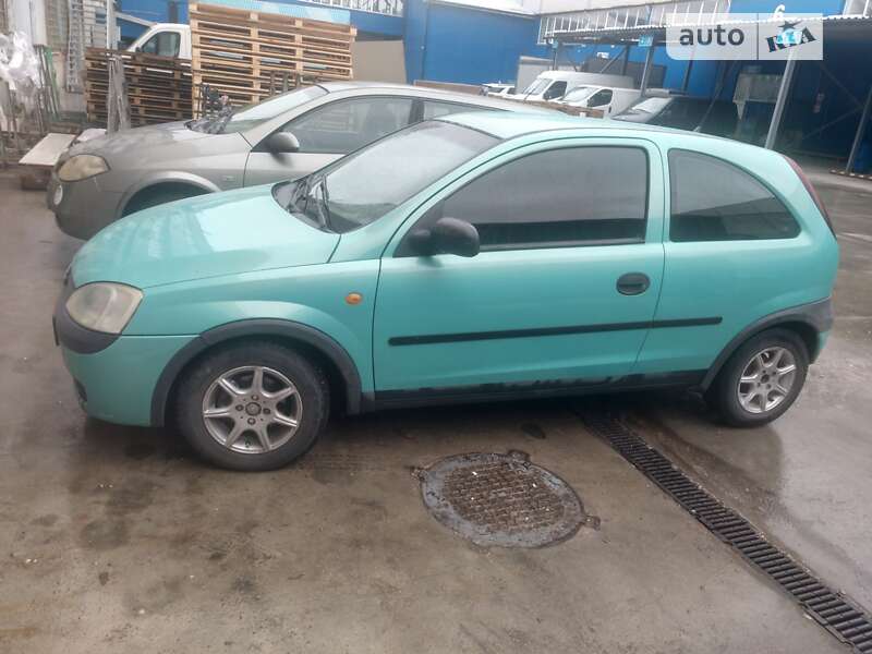 Хетчбек Opel Corsa 2001 в Львові
