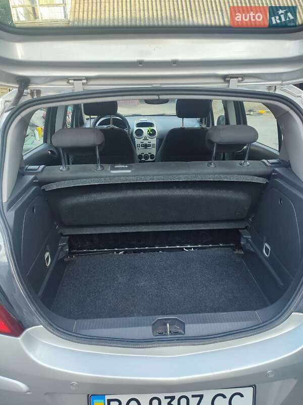 Хэтчбек Opel Corsa 2009 в Кременце