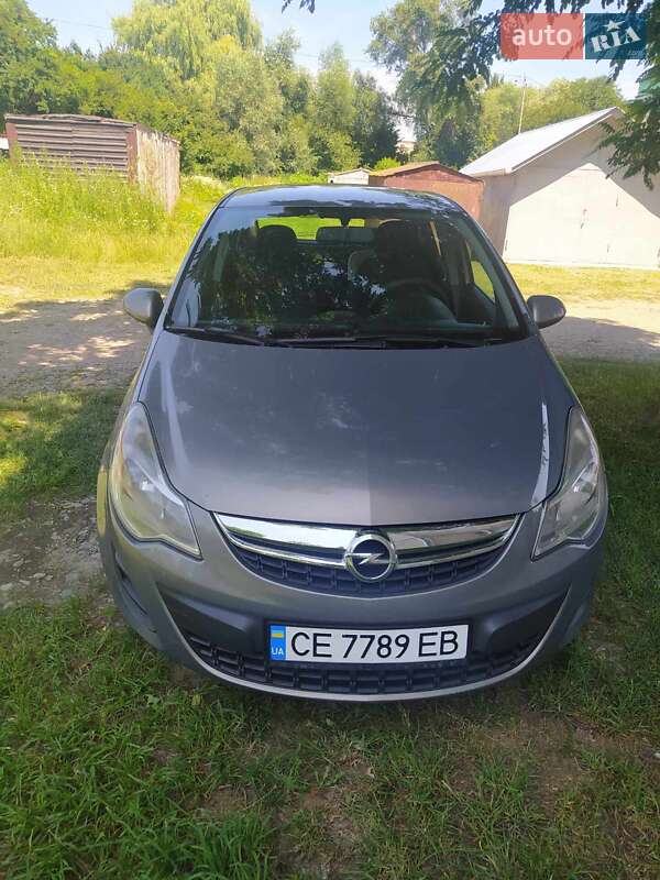 Хэтчбек Opel Corsa 2011 в Сторожинце