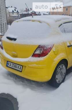 Хэтчбек Opel Corsa 2011 в Киеве