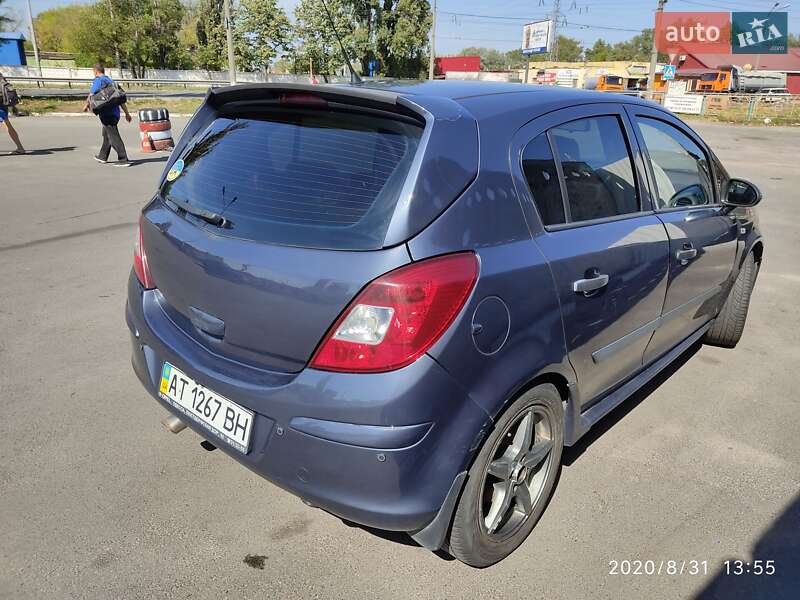 Хэтчбек Opel Corsa 2007 в Киеве