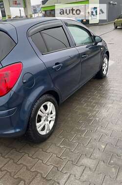 Хетчбек Opel Corsa 2011 в Снятині