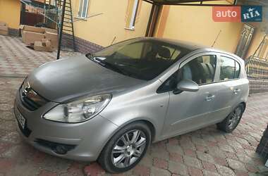 Хэтчбек Opel Corsa 2007 в 