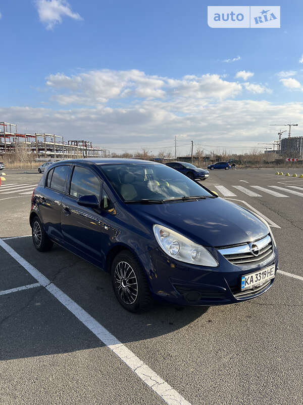 Хэтчбек Opel Corsa 2009 в Ровно