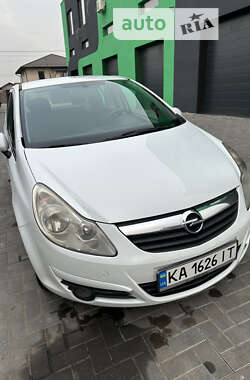 Хэтчбек Opel Corsa 2010 в Киеве