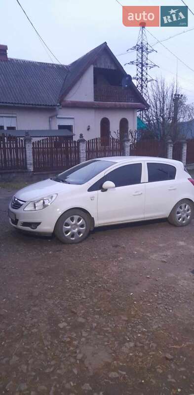 Хэтчбек Opel Corsa 2008 в Перечине