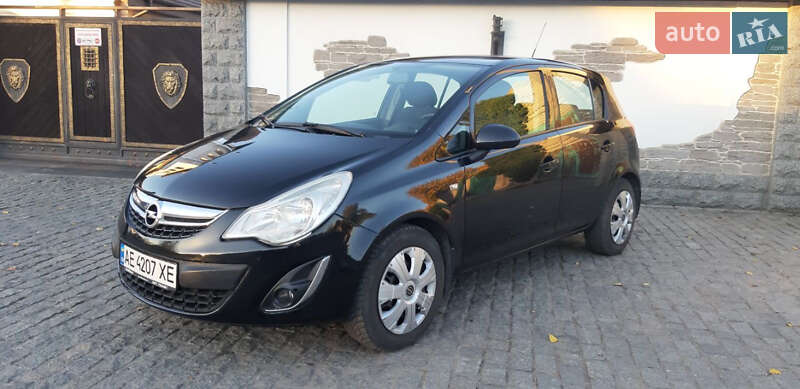 Хетчбек Opel Corsa 2012 в Дніпрі