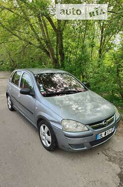Хэтчбек Opel Corsa 2004 в 