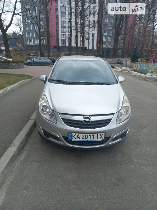 Хэтчбек Opel Corsa 2007 в Ирпене