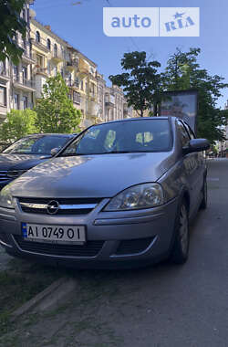 Хэтчбек Opel Corsa 2004 в 