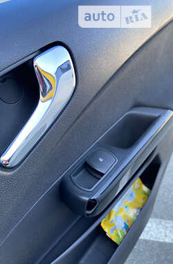 Хетчбек Opel Corsa 2014 в 