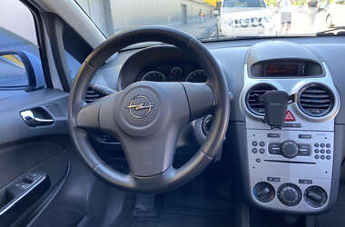 Хетчбек Opel Corsa 2014 в 