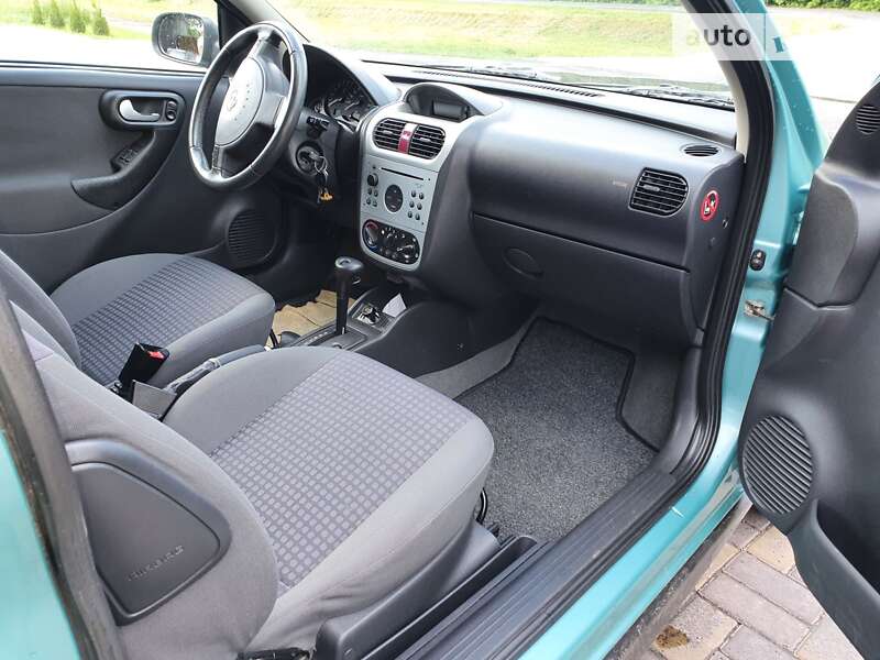 Хэтчбек Opel Corsa 2002 в Полтаве