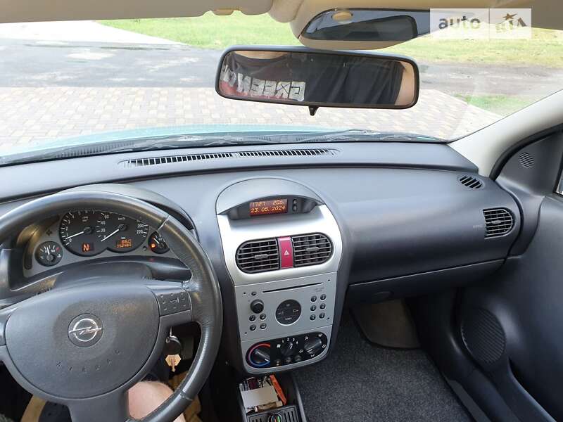 Хэтчбек Opel Corsa 2002 в Полтаве