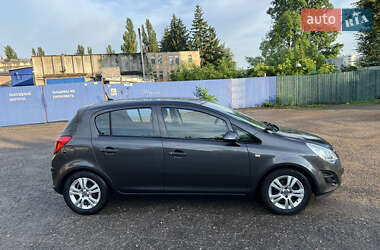 Хэтчбек Opel Corsa 2013 в Сумах