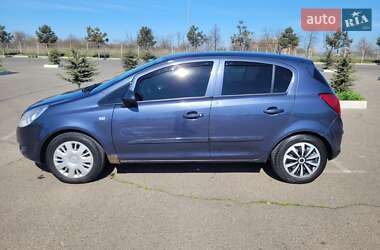 Хэтчбек Opel Corsa 2007 в 