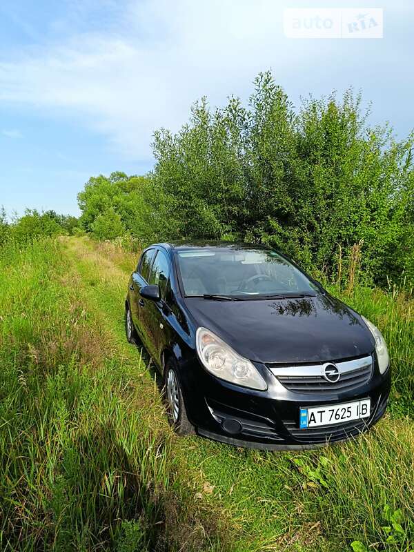 Хетчбек Opel Corsa 2009 в Калуші