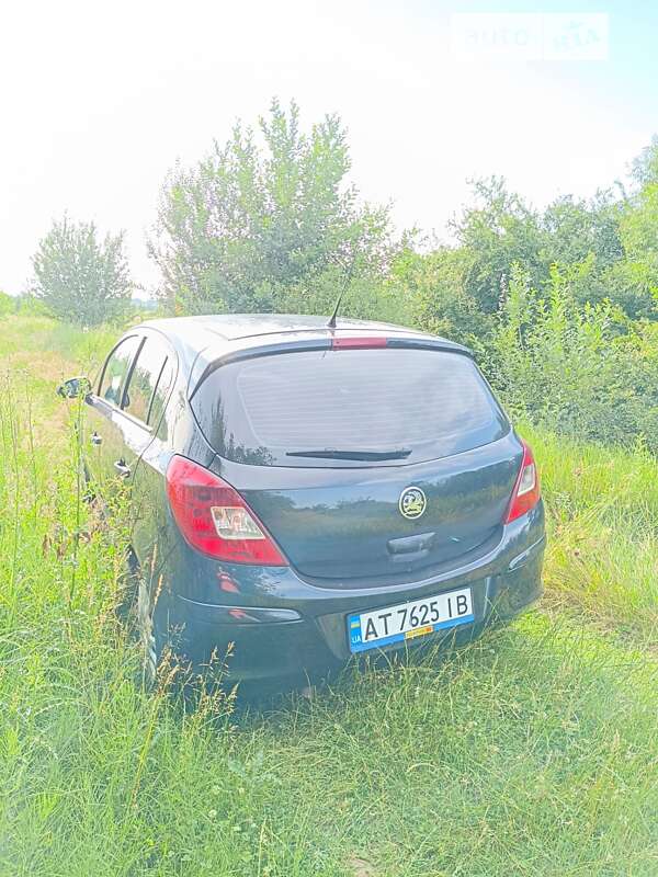 Хетчбек Opel Corsa 2009 в Калуші