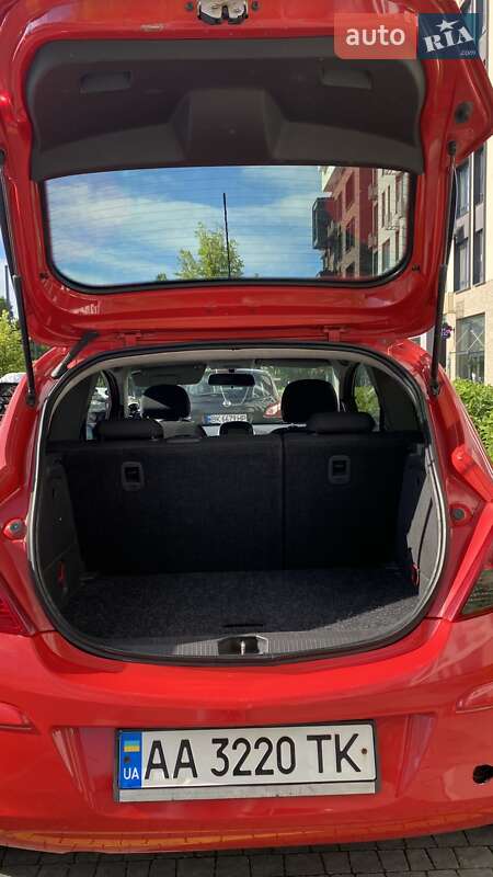 Хетчбек Opel Corsa 2008 в Києві