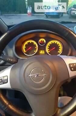 Хэтчбек Opel Corsa 2009 в Ивано-Франковске