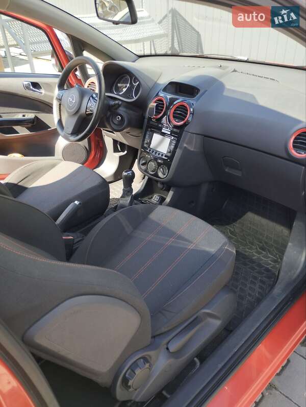 Хэтчбек Opel Corsa 2012 в Тернополе