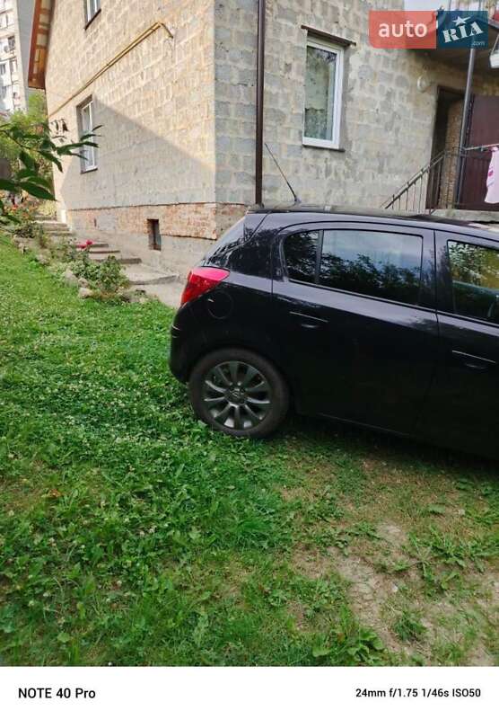 Хэтчбек Opel Corsa 2010 в Самборе