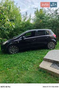 Хэтчбек Opel Corsa 2010 в 