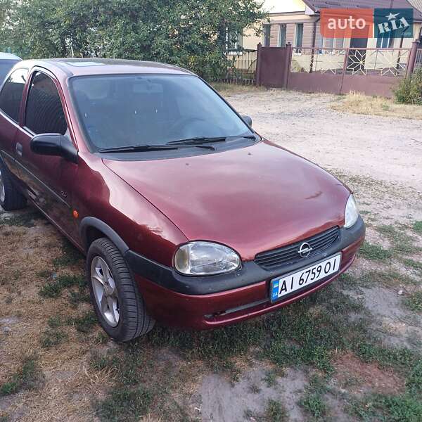 Хэтчбек Opel Corsa 1999 в 