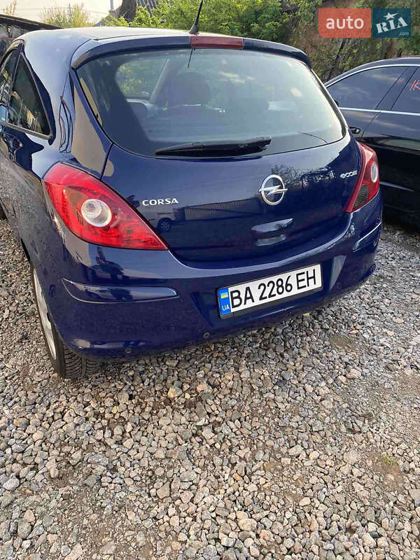 Хэтчбек Opel Corsa 2014 в Знаменке