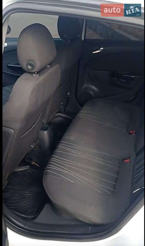 Хэтчбек Opel Corsa 2010 в Подольске