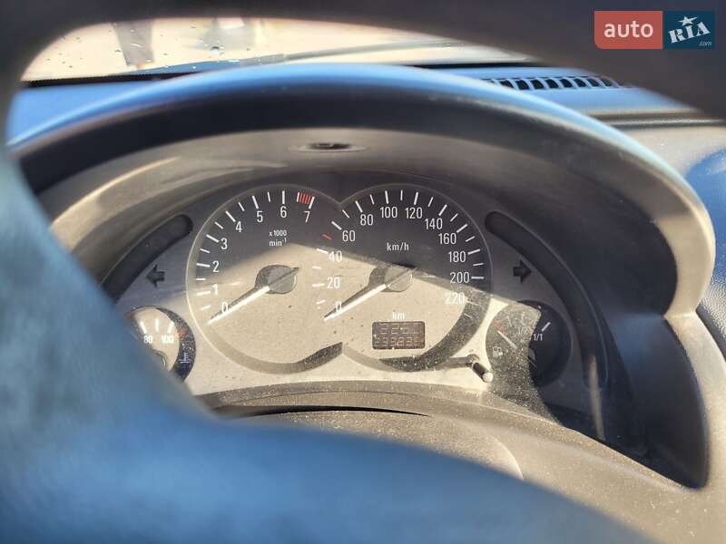 Хетчбек Opel Corsa 2004 в Києві