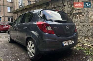 Хэтчбек Opel Corsa 2010 в Киеве