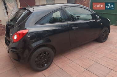 Хэтчбек Opel Corsa 2012 в 