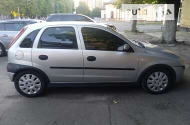 Хэтчбек Opel Corsa 2002 в Киеве