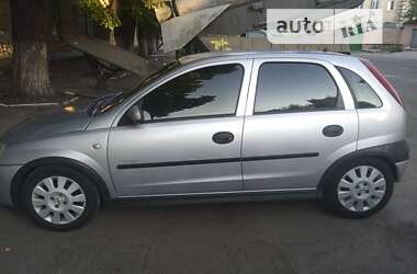 Хэтчбек Opel Corsa 2002 в Киеве