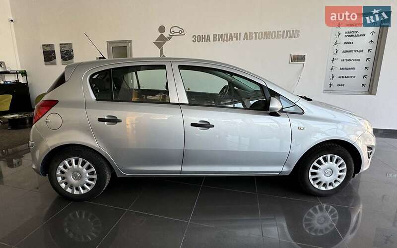 Хетчбек Opel Corsa 2012 в Шептицькому