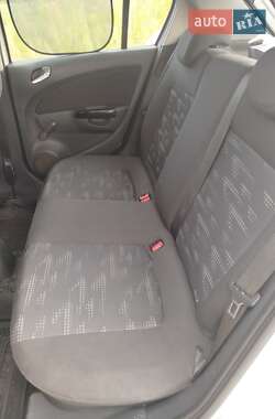Хетчбек Opel Corsa 2011 в 