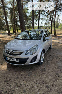 Хэтчбек Opel Corsa 2014 в Сумах