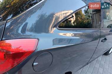 Хэтчбек Opel Corsa 2010 в 
