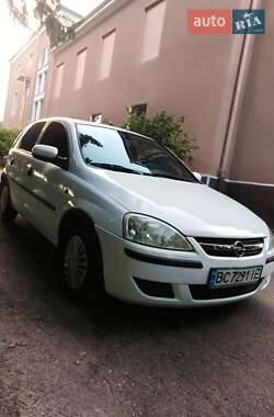 Хэтчбек Opel Corsa 2003 в 