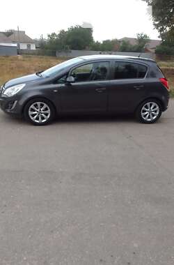 Хетчбек Opel Corsa 2012 в 