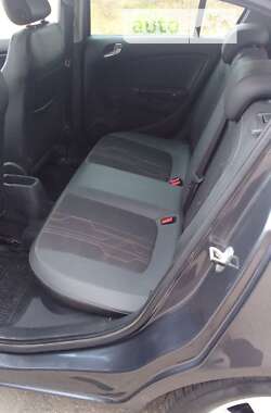 Хетчбек Opel Corsa 2012 в 