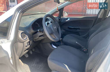 Хэтчбек Opel Corsa 2013 в 