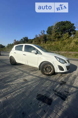 Хэтчбек Opel Corsa 2013 в 