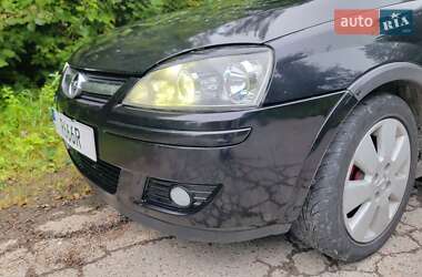 Хэтчбек Opel Corsa 2006 в 