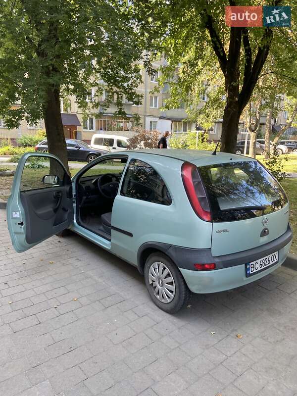 Хэтчбек Opel Corsa 2001 в Львове