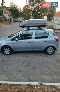 Хэтчбек Opel Corsa 2008 в Киеве